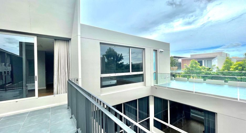 For rent 5 bedrooms house in Suan Luang, Bangkok