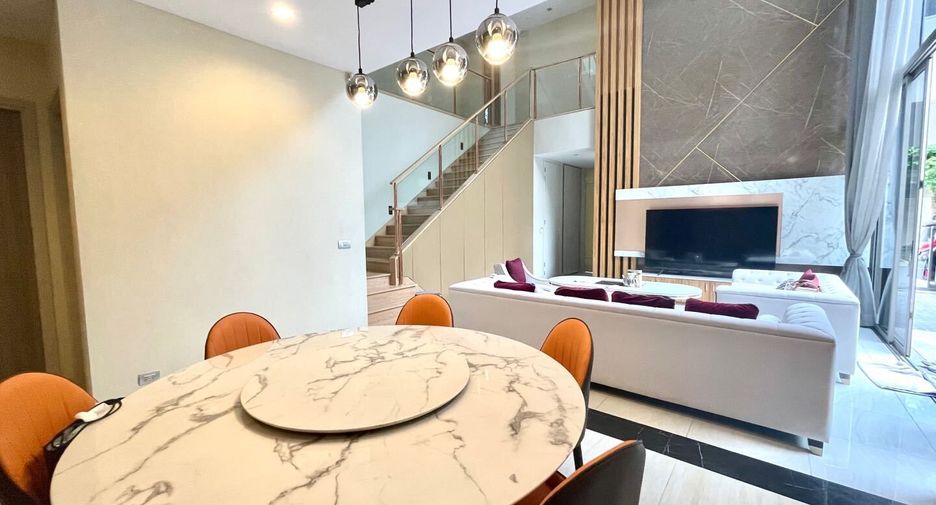 For rent 5 bedrooms house in Suan Luang, Bangkok