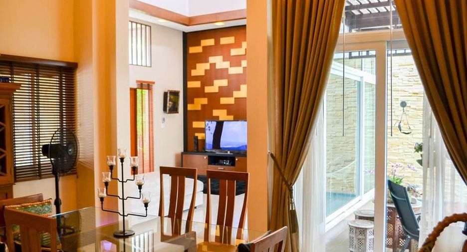 À louer 3 chambres villa à Bang Lamung, Chonburi