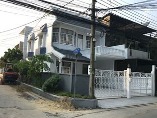 Продажа и аренда 3 спальни таунхаус в Чатучак, Бангкок