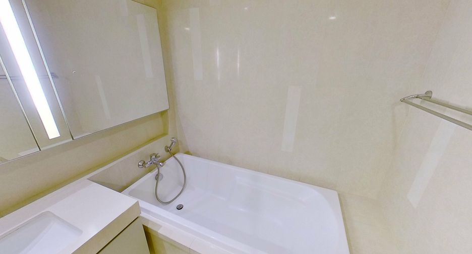 For rent 1 bed condo in Watthana, Bangkok