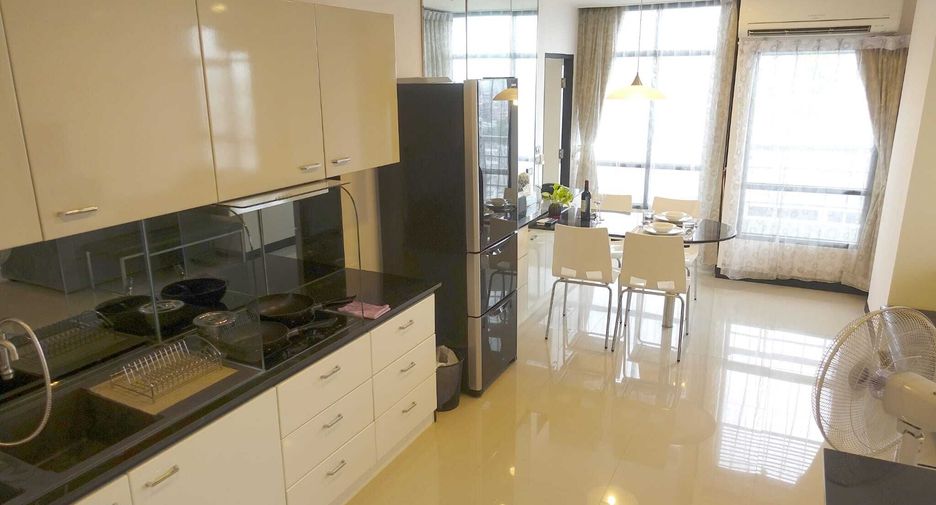 For sale 2 bedrooms condo in Ratchathewi, Bangkok