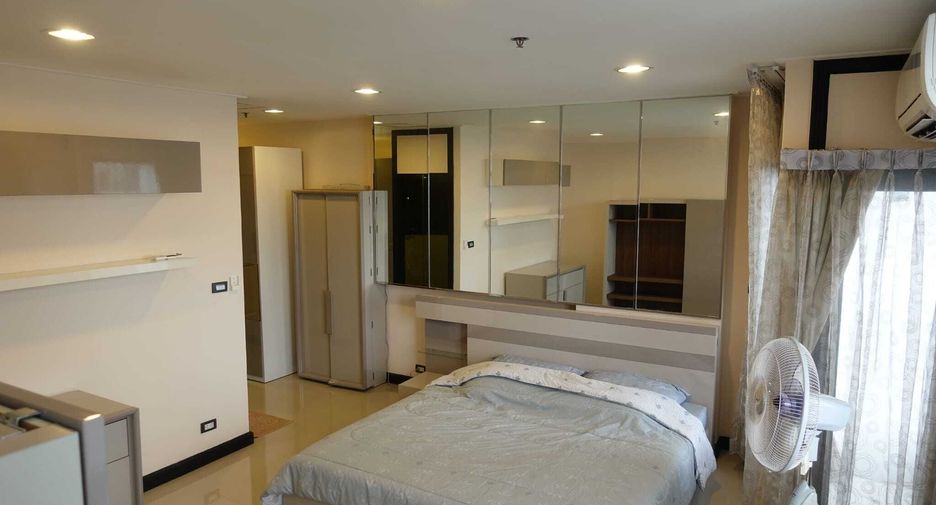 For sale 2 bedrooms condo in Ratchathewi, Bangkok