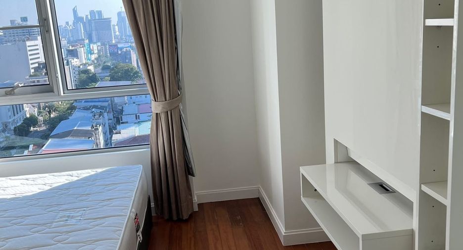 For rent 2 bedrooms condo in Huai Khwang, Bangkok