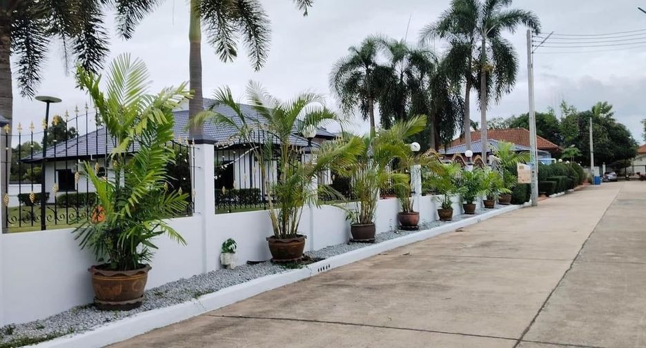 For sale 4 bedrooms house in Bang Lamung, Chonburi