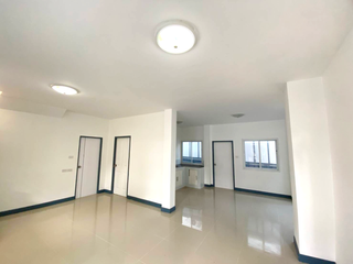 For sale 4 ベッドルーム house in Bang Phli, Samut Prakan