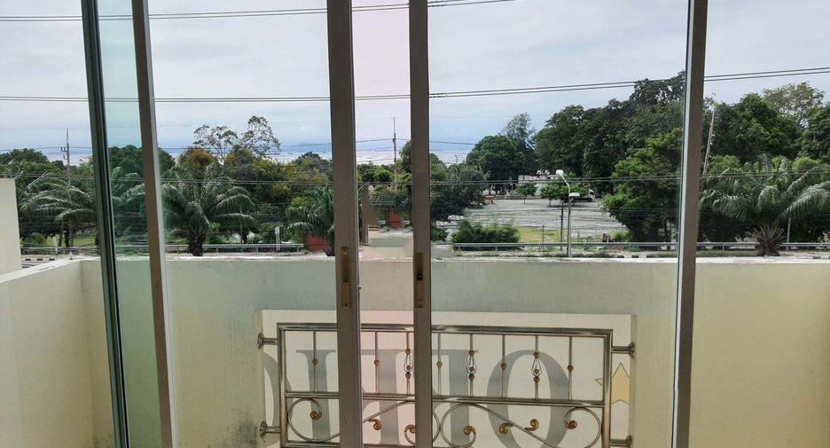 For sale 3 bedrooms townhouse in Si Racha, Chonburi
