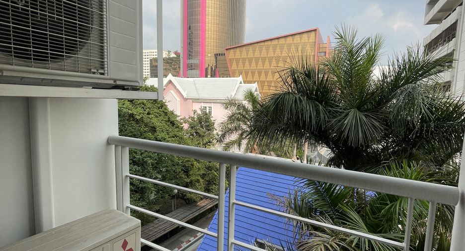 For sale 2 bedrooms condo in Phaya Thai, Bangkok