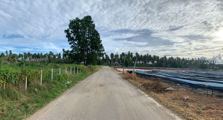 Terreno en venta en Thap Sakae, Prachuap Khiri Khan