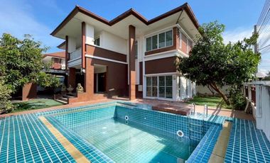 For sale 4 bedrooms house in Khlong Sam Wa, Bangkok