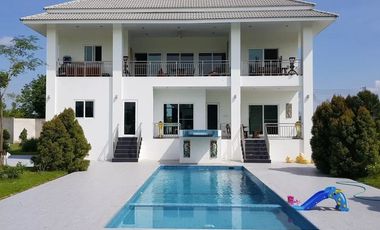 For sale 4 bedrooms villa in Cha Am, Phetchaburi