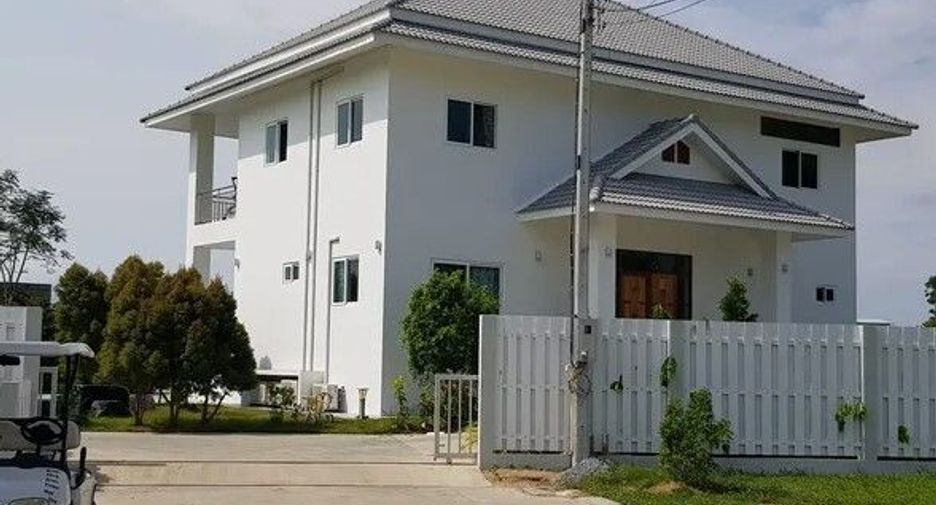 For sale 4 bedrooms villa in Cha Am, Phetchaburi