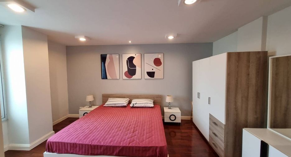 For sale and for rent 2 bedrooms condo in Watthana, Bangkok