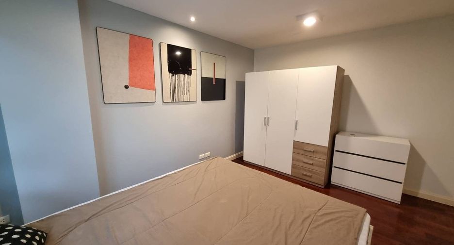 For sale and for rent 2 bedrooms condo in Watthana, Bangkok