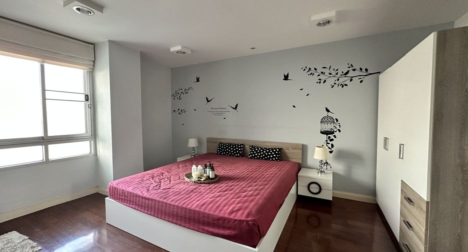 For sale and for rent 2 bedrooms condo in Watthana, Bangkok