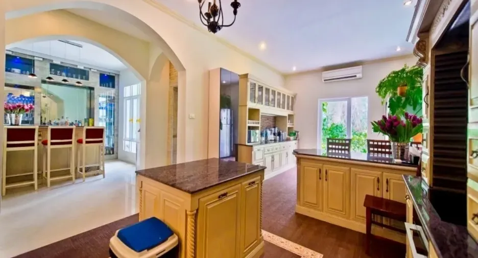 For sale 8 bedrooms house in Sattahip, Chonburi