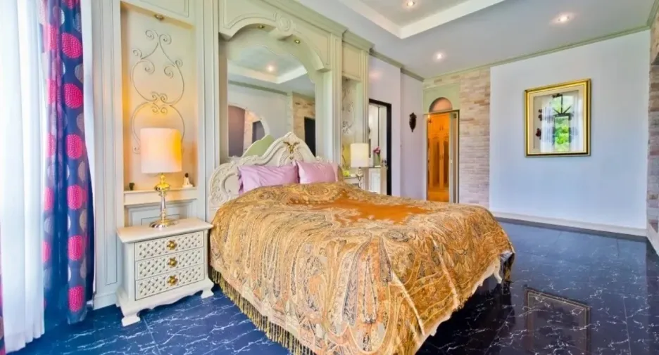 For sale 8 bedrooms house in Sattahip, Chonburi