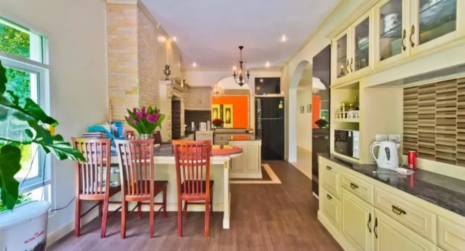 For sale 8 bedrooms house in Sattahip, Chonburi