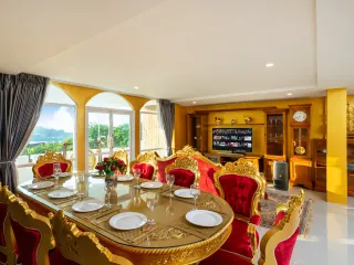 For sale 8 bedrooms villa in Kathu, Phuket
