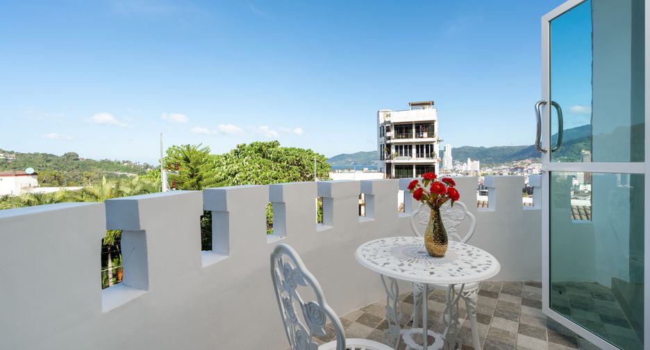 For sale 8 bedrooms villa in Kathu, Phuket