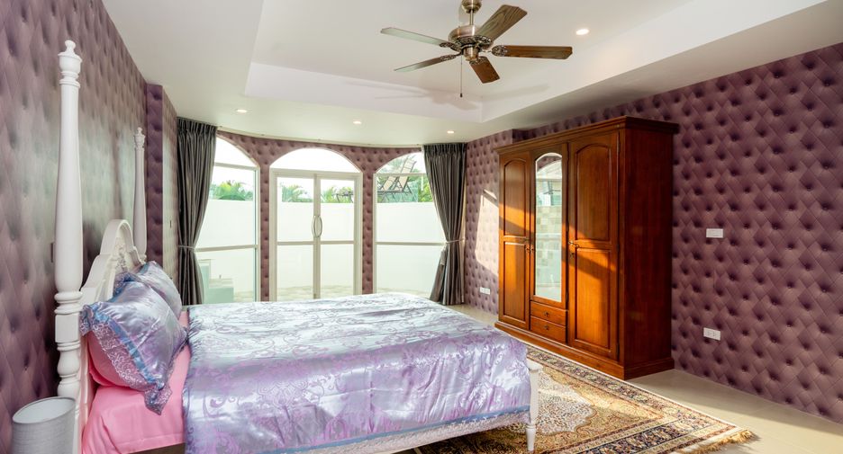 For sale 8 bedrooms villa in Kathu, Phuket