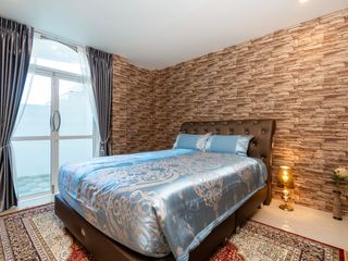 For sale 8 bedrooms villa in Kathu, Phuket