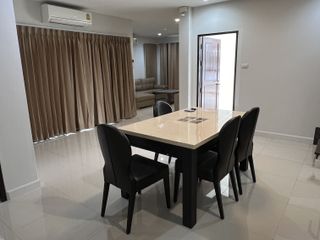 Продажа и аренда 3 спальни дом в Si Racha, Чонбури
