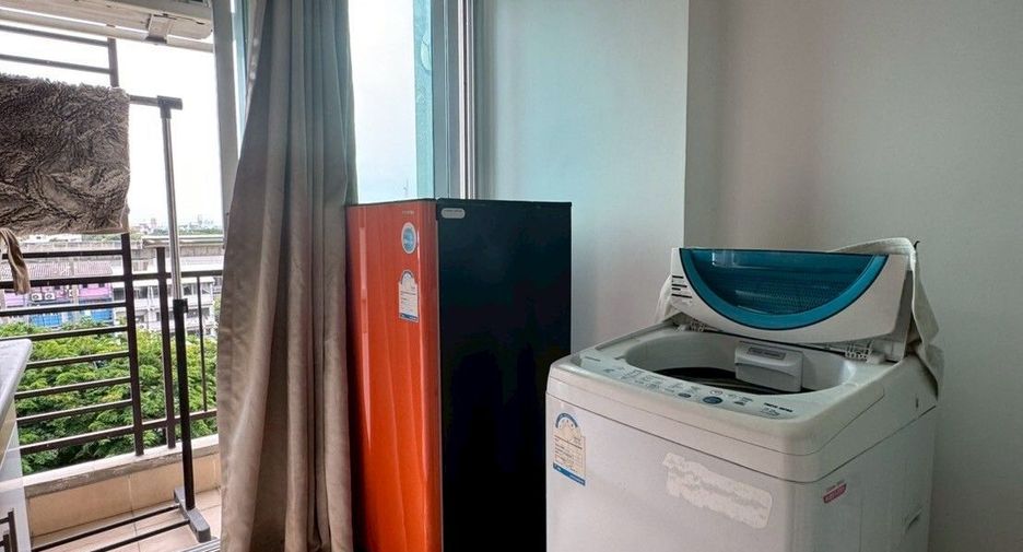 Wohnung zur Miete mit Studio in Watthana, Bangkok