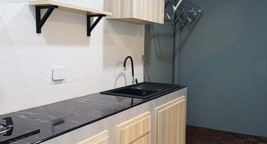 For sale and for rent 3 bedrooms townhouse in Don Mueang, Bangkok