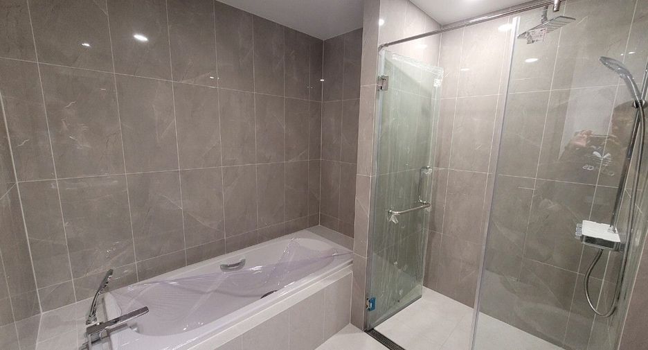 For sale 3 bedrooms condo in Phaya Thai, Bangkok