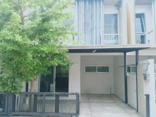 Reihenhaus zur Miete mit 3 Zimmer in Lat Phrao, Bangkok