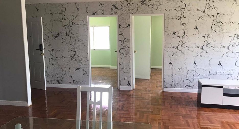 For rent 2 bedrooms condo in Watthana, Bangkok