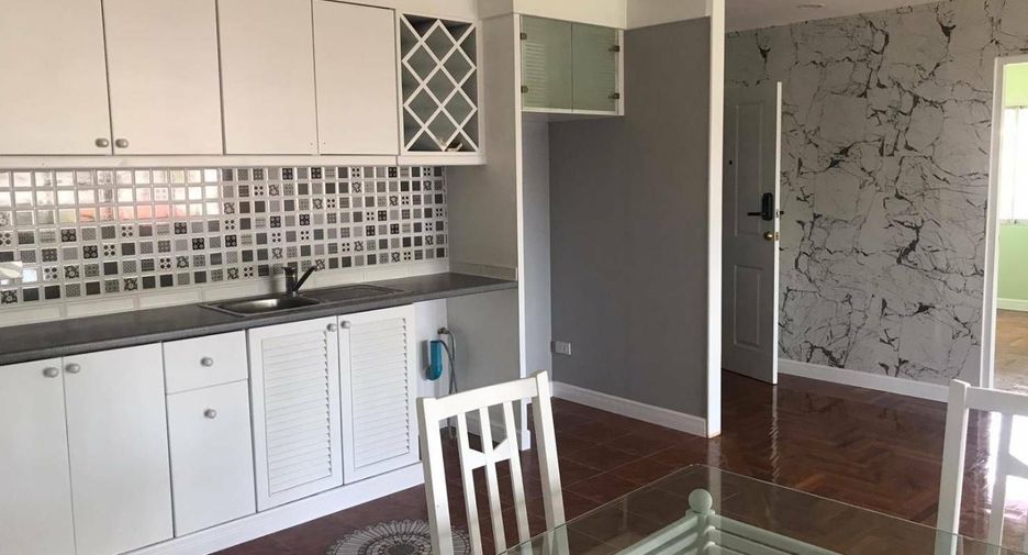 For rent 2 bedrooms condo in Watthana, Bangkok