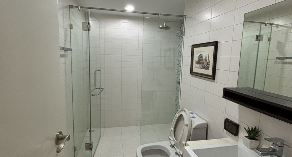 For rent 2 bedrooms condo in Phaya Thai, Bangkok