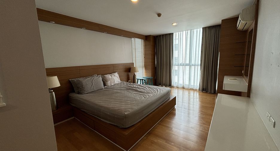 For rent 2 bedrooms condo in Phaya Thai, Bangkok