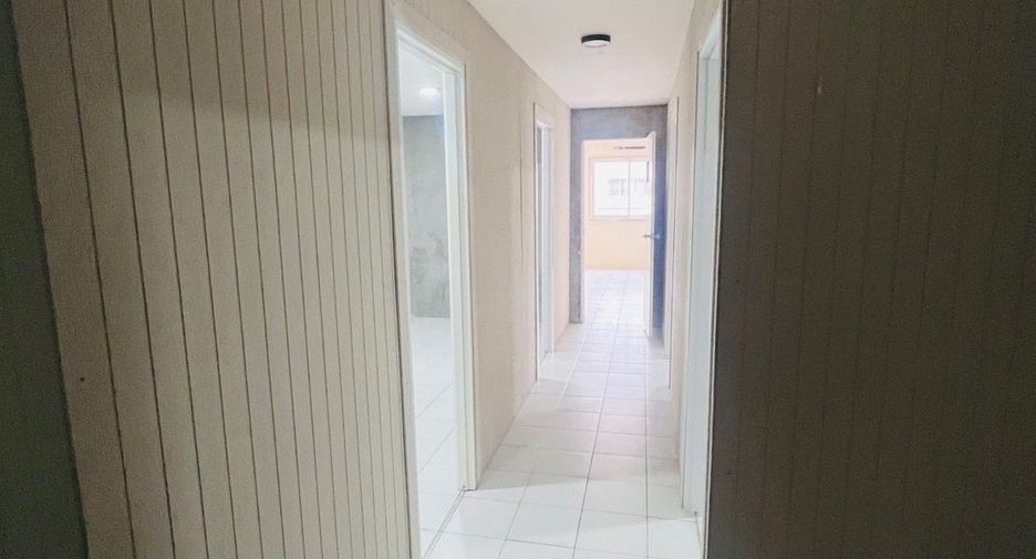 For rent 2 bedrooms retail Space in Mueang Phuket, Phuket