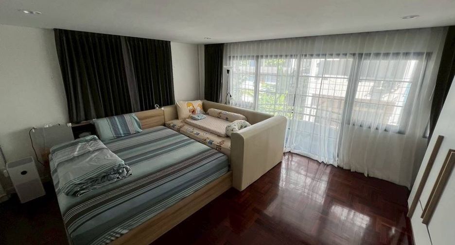 For sale 3 ベッドルーム townhouse in Chatuchak, Bangkok