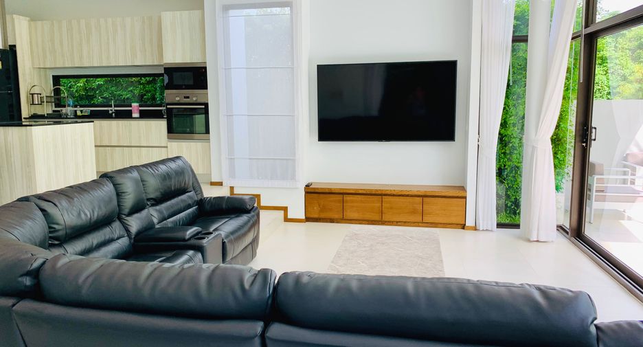 For rent 3 bedrooms villa in Mueang Phuket, Phuket