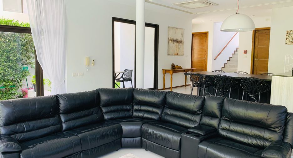 For rent 3 bedrooms villa in Mueang Phuket, Phuket
