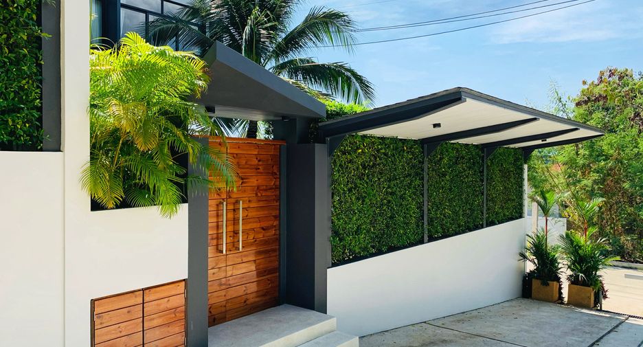 For rent 3 bedrooms villa in Mueang Phuket, Phuket