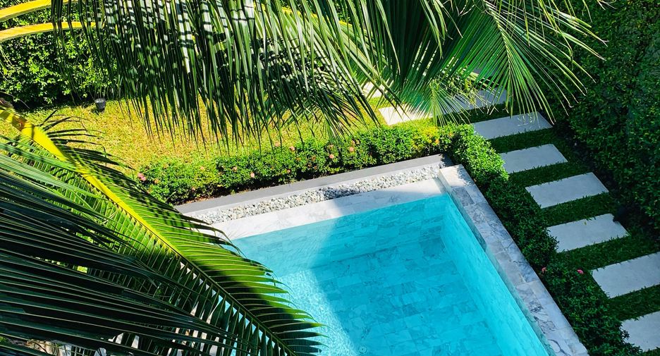 For rent 3 bedrooms villa in Mueang Phuket, Phuket
