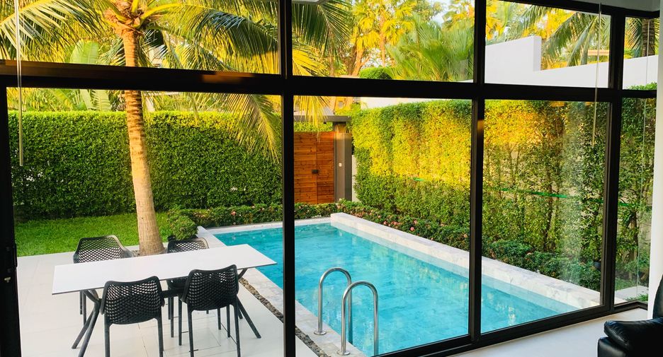 For rent 3 bedrooms villa in Mueang Phuket, Phuket