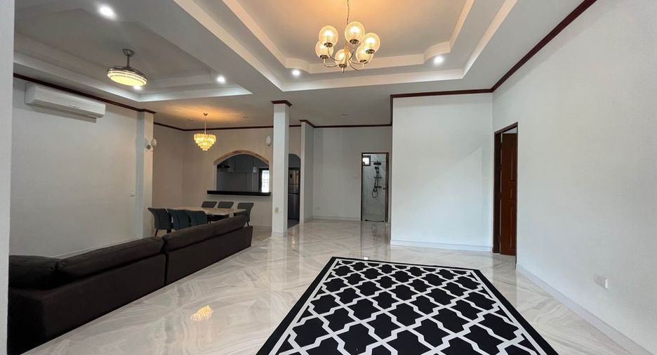 For rent 5 bedrooms villa in Bang Lamung, Chonburi