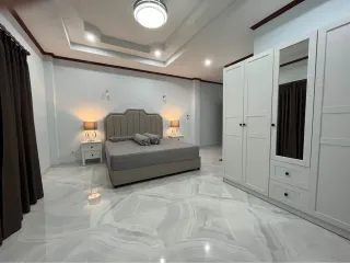 Villa zur Miete mit 5 Zimmer in Bang Lamung, Chonburi