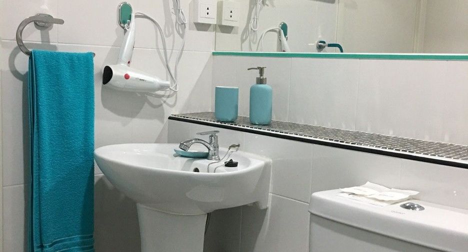 For rent 2 bedrooms condo in Phra Khanong, Bangkok