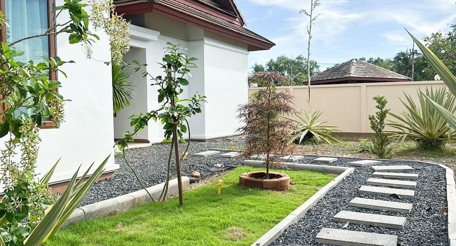 For rent 4 bedrooms villa in Mueang Phuket, Phuket