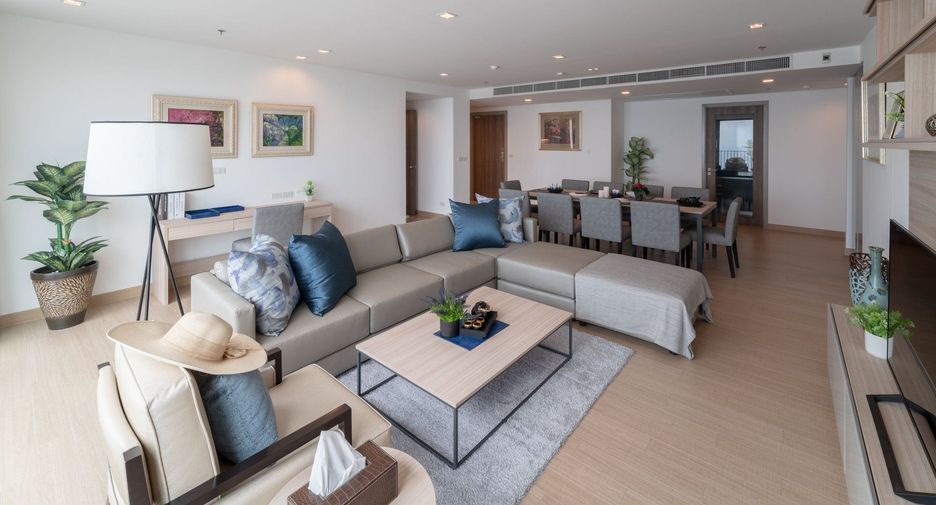 For rent 3 bedrooms apartment in Si Racha, Chonburi
