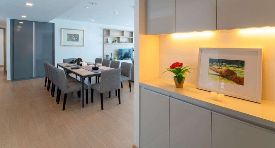For rent 3 bedrooms apartment in Si Racha, Chonburi