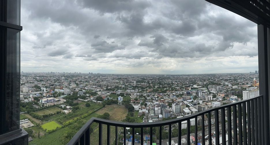 For rent 2 bedrooms condo in Phra Khanong, Bangkok