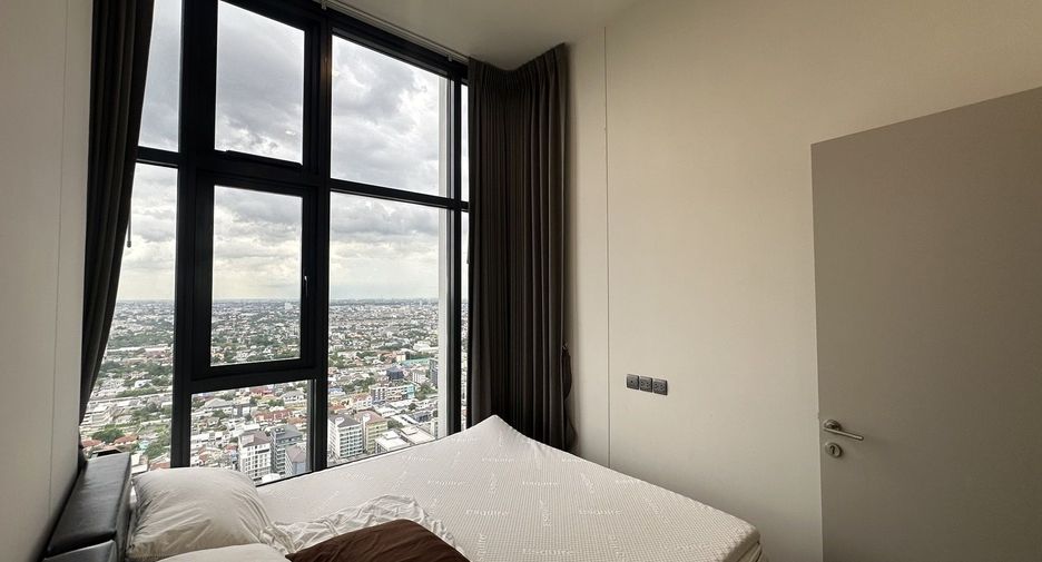 For rent 2 bedrooms condo in Phra Khanong, Bangkok